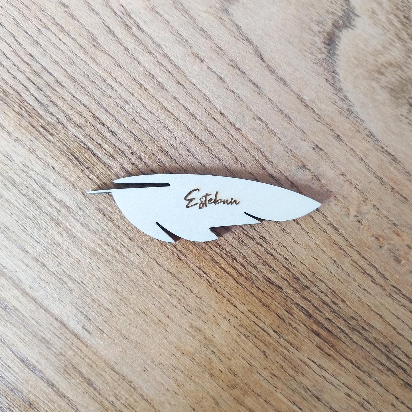 Marque Place en Bois "Plume" Personnalisé