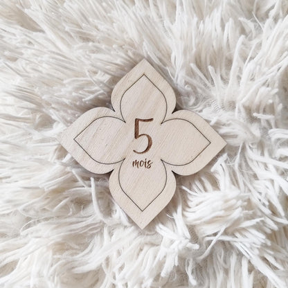 Badges Étapes en Bois "Fleur" Première Année de Bébé