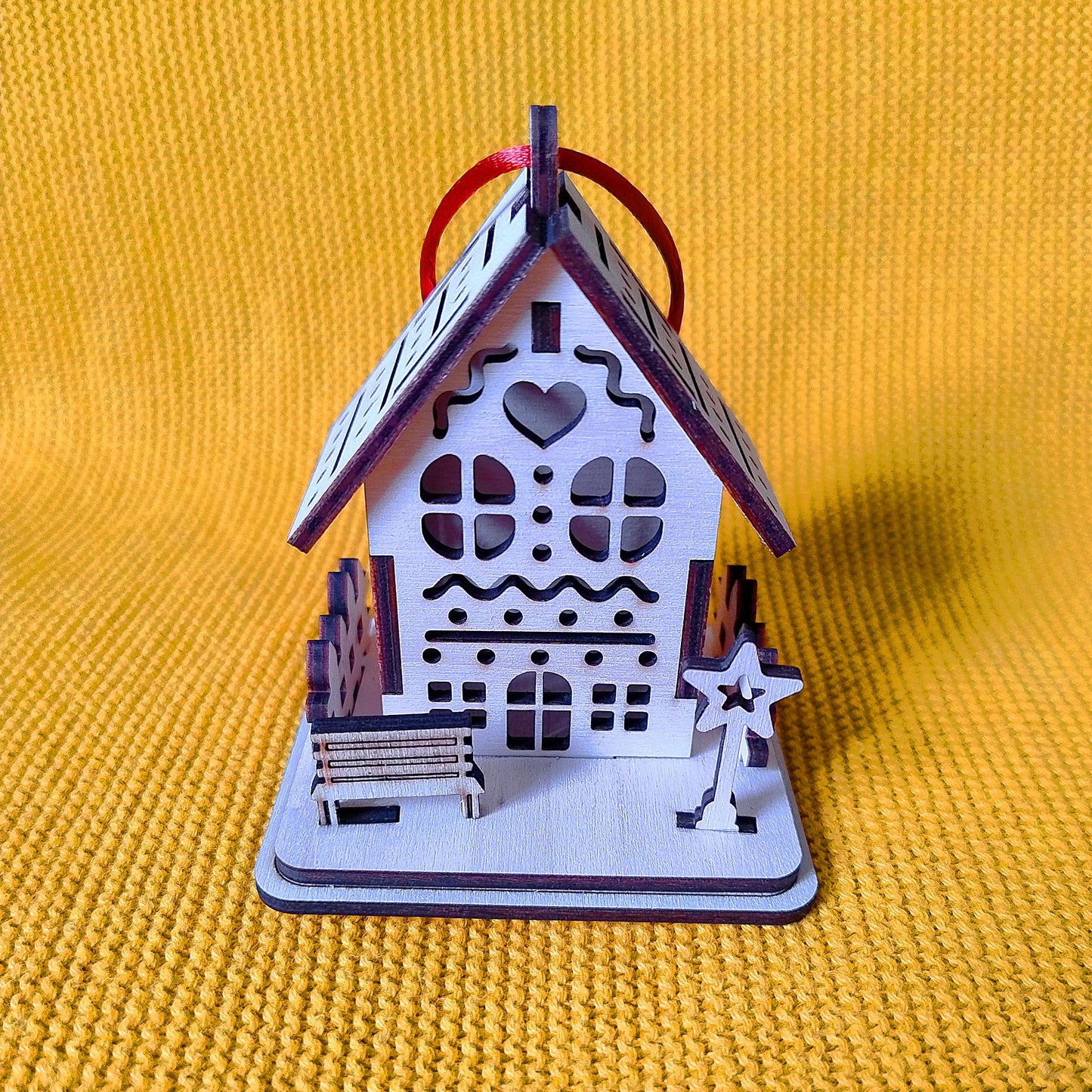Lot 5 Boules de Noël en Bois Thème "Maisons"