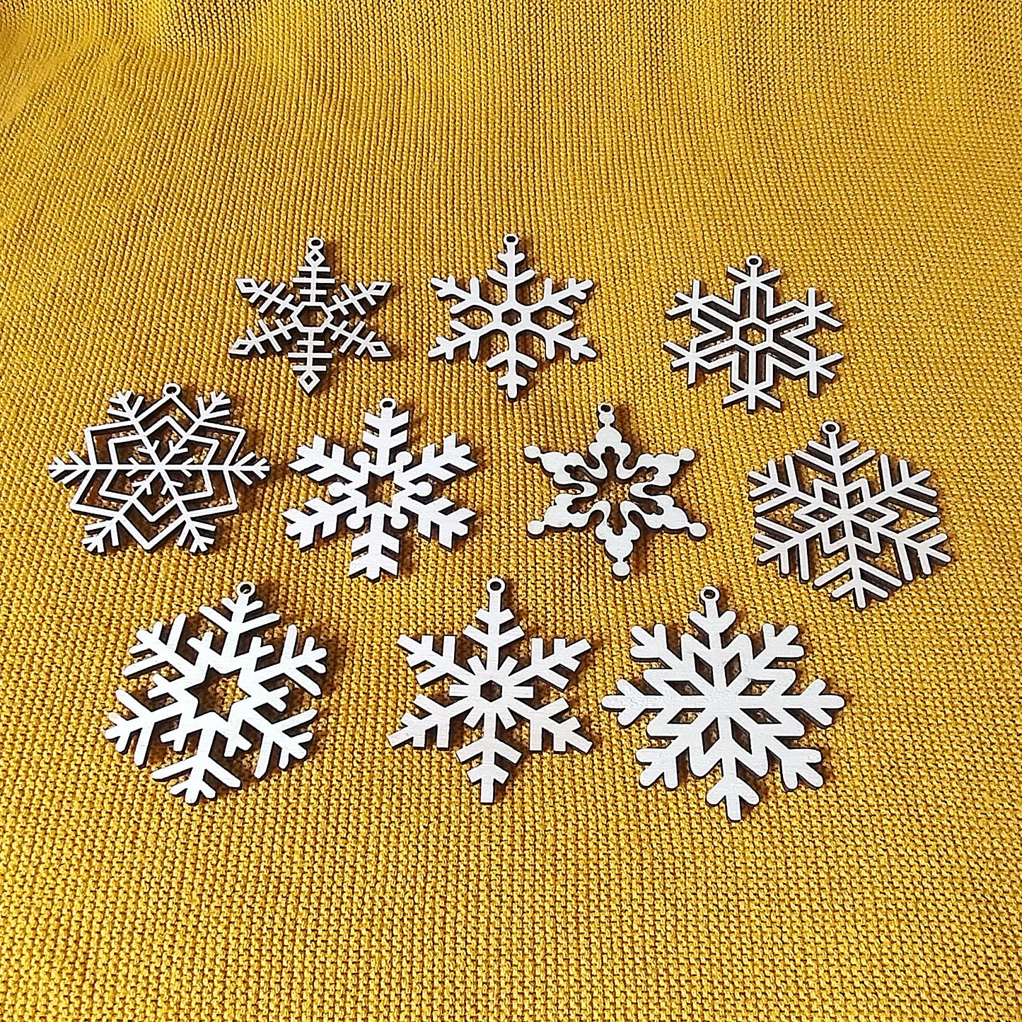 Lot 10 Boules de Noël en Bois Thème "Flocons"