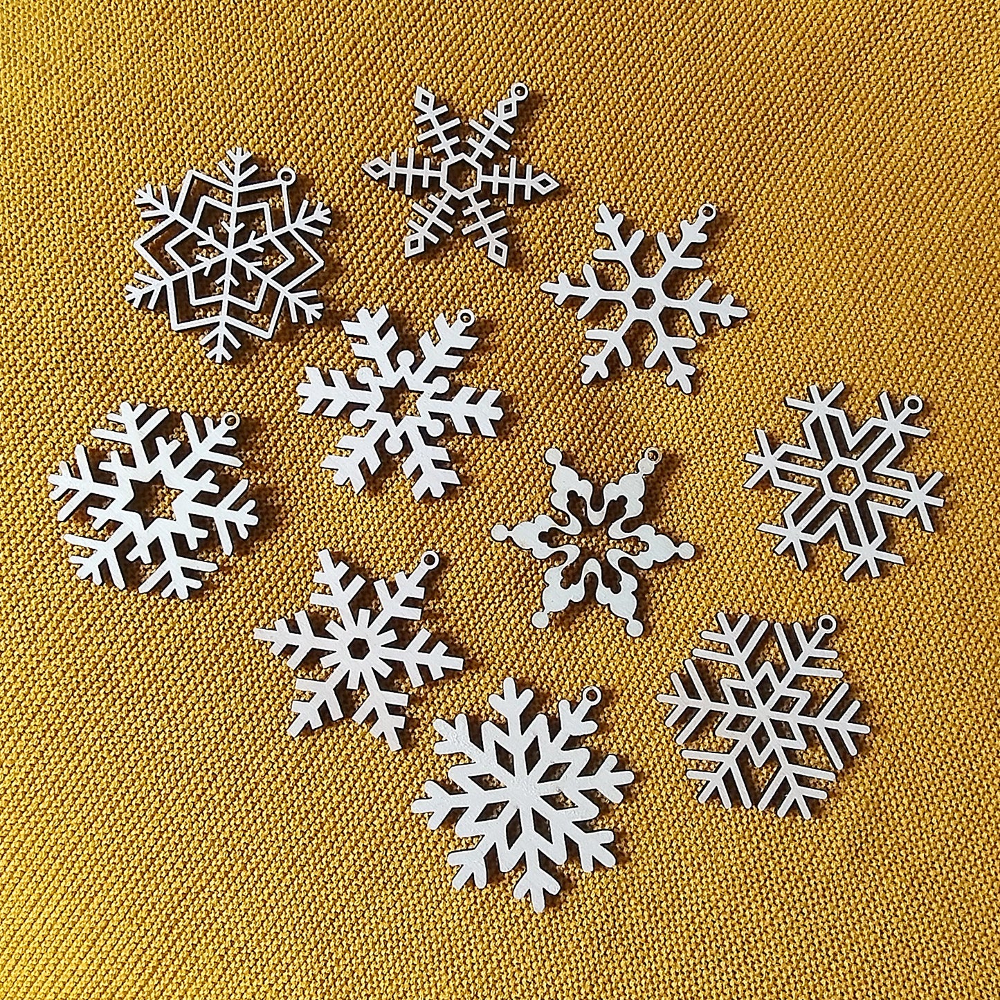 Lot 10 Boules de Noël en Bois Thème "Flocons"