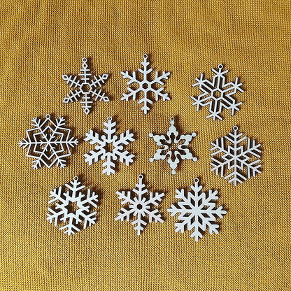 Lot 10 Boules de Noël en Bois Thème "Flocons"